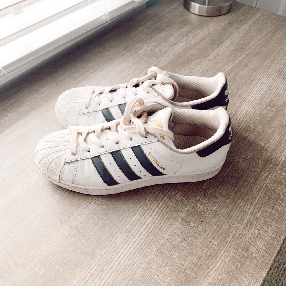 Adidas superstars